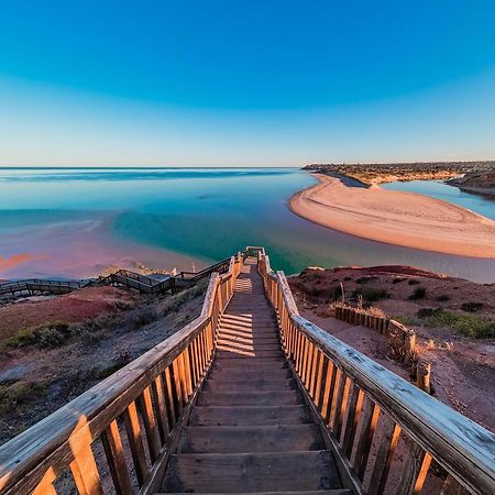 Coast Motel And Apartments Port Noarlunga Bagian luar foto