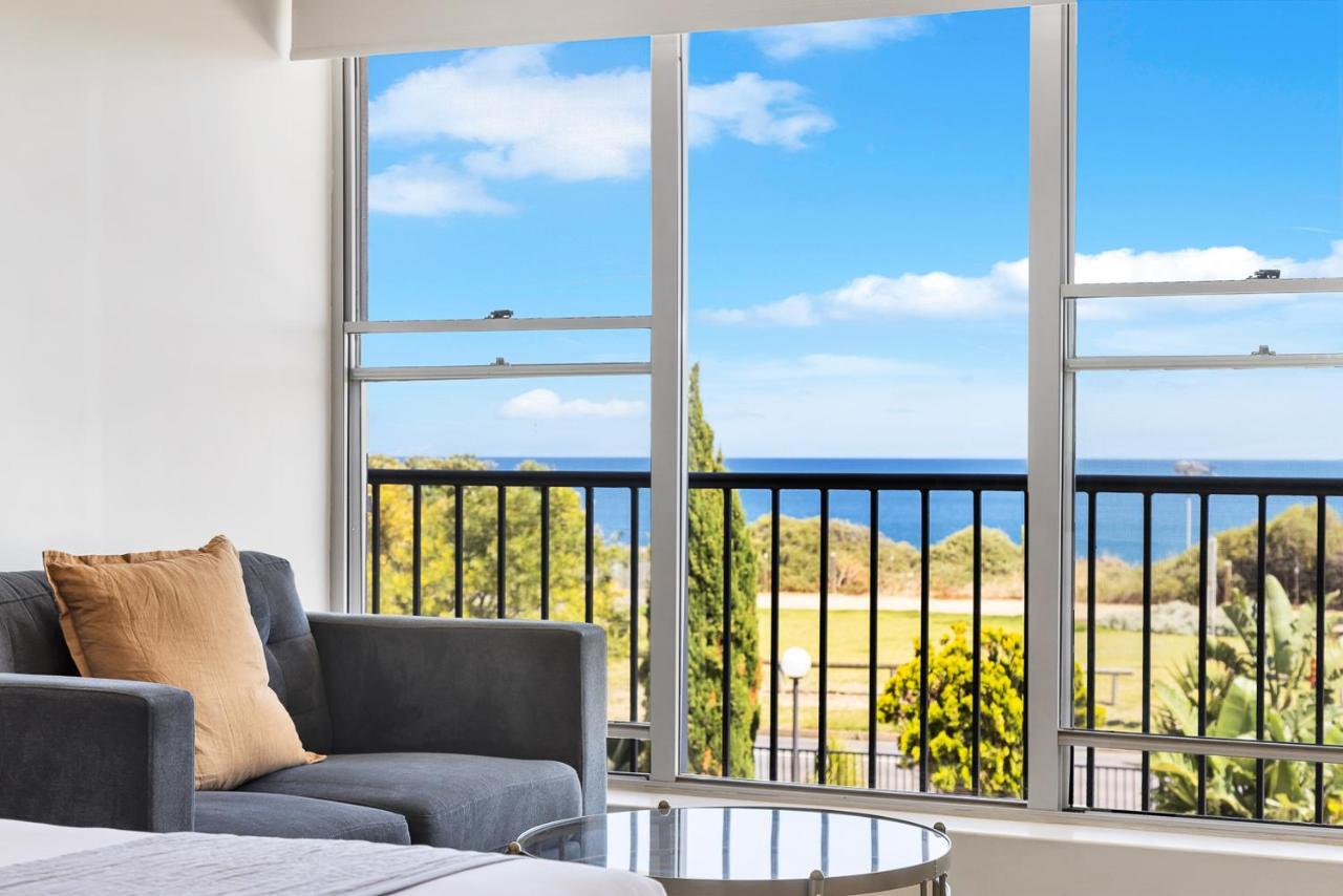 Coast Motel And Apartments Port Noarlunga Bagian luar foto