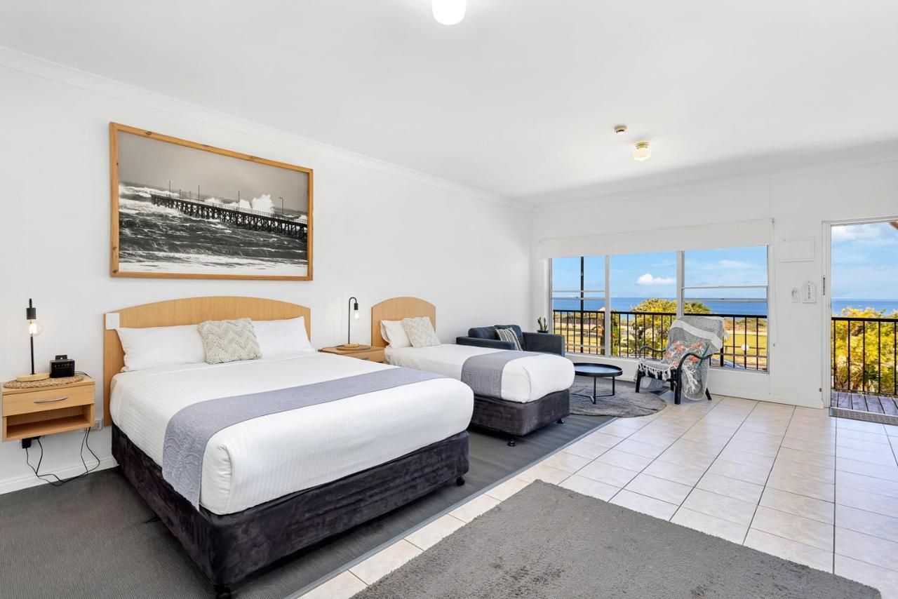 Coast Motel And Apartments Port Noarlunga Bagian luar foto