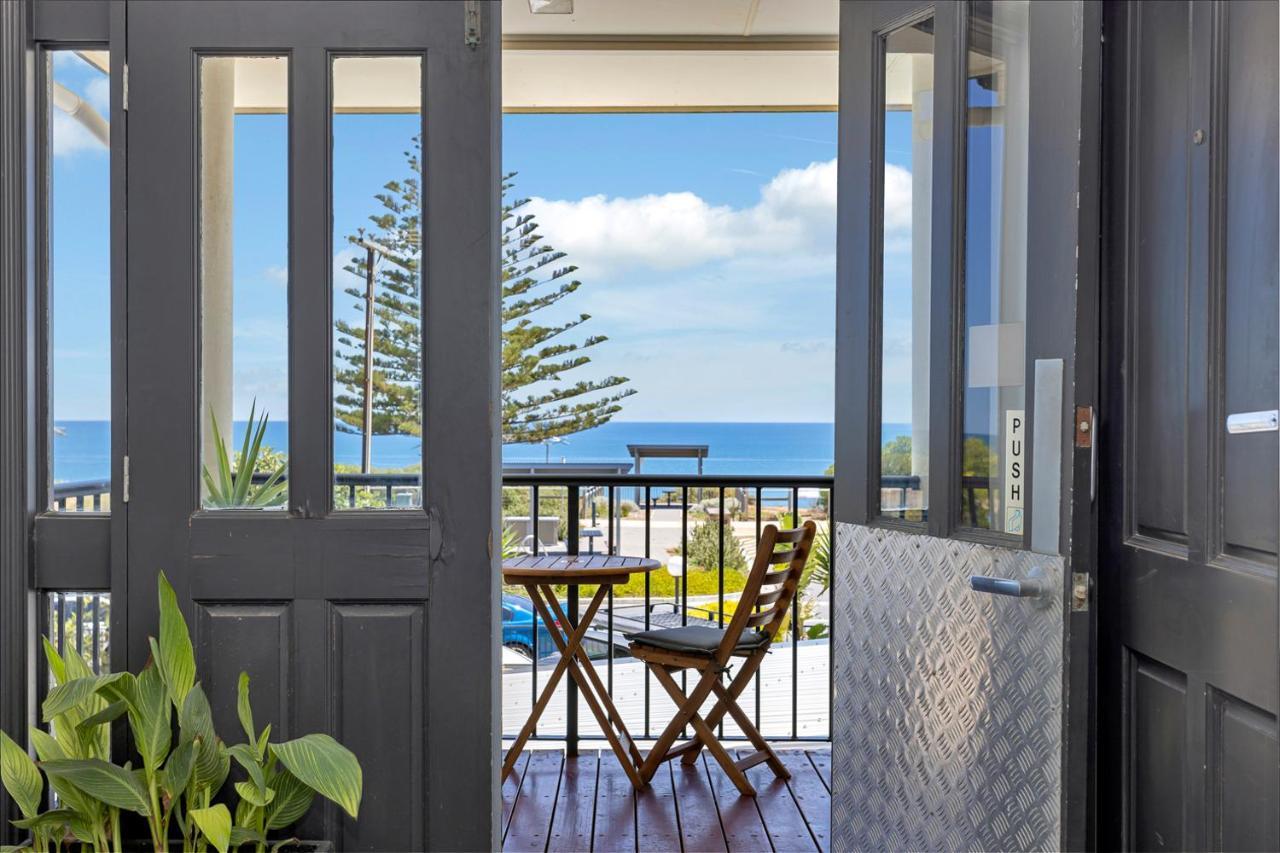 Coast Motel And Apartments Port Noarlunga Bagian luar foto