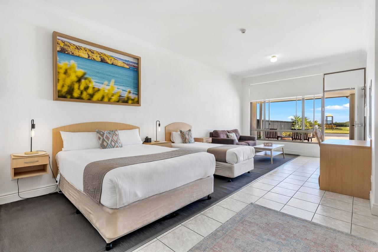 Coast Motel And Apartments Port Noarlunga Bagian luar foto