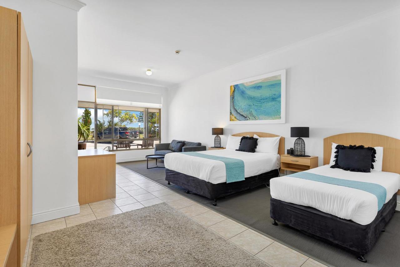 Coast Motel And Apartments Port Noarlunga Bagian luar foto