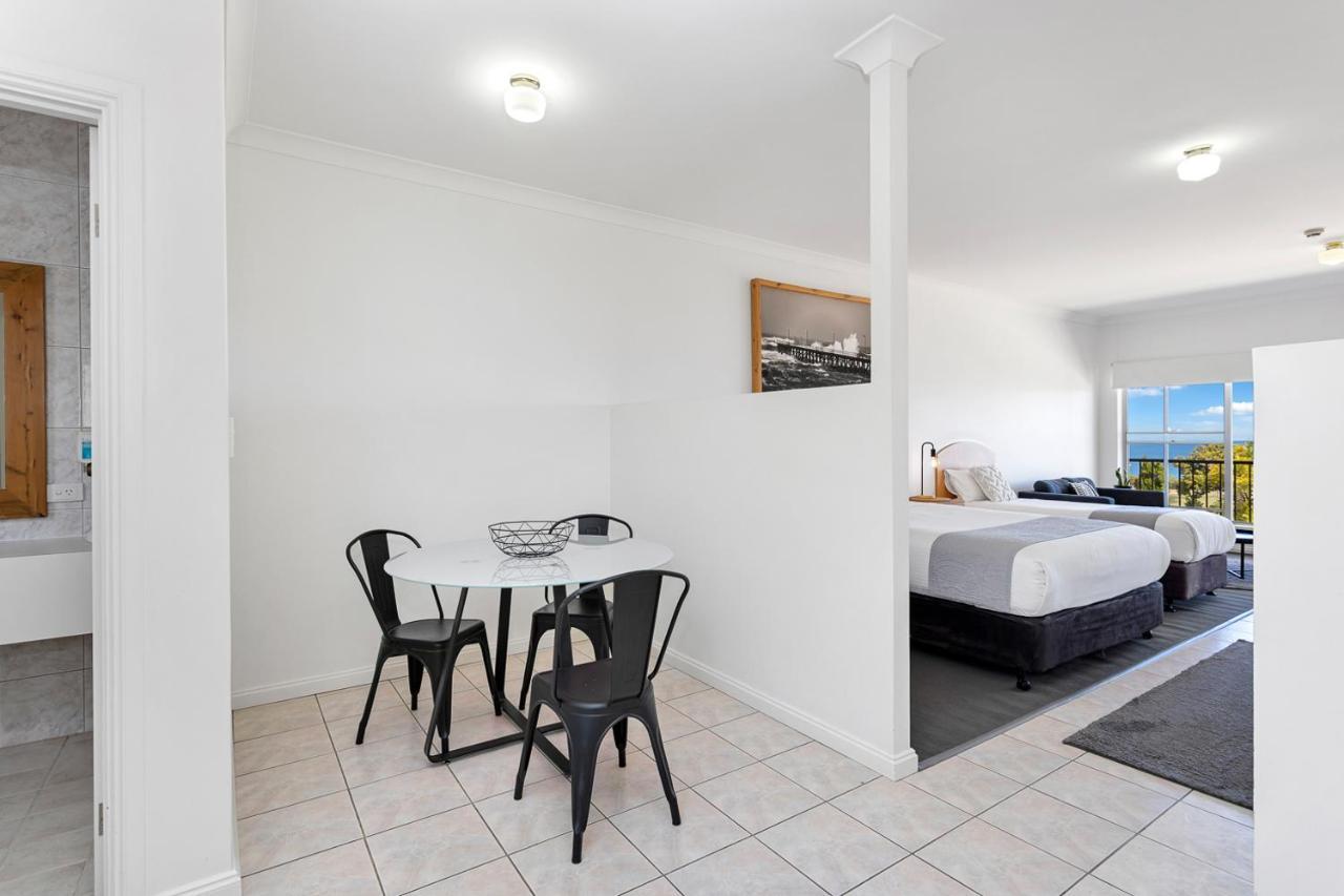 Coast Motel And Apartments Port Noarlunga Bagian luar foto