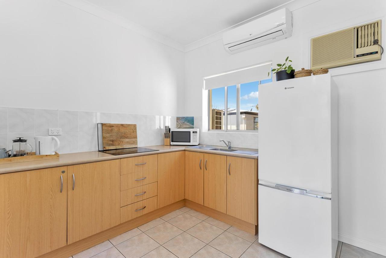 Coast Motel And Apartments Port Noarlunga Bagian luar foto
