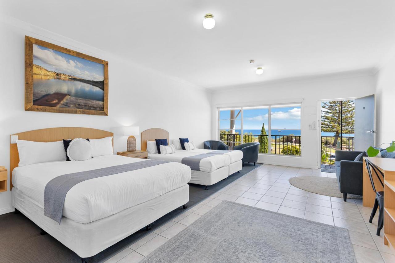 Coast Motel And Apartments Port Noarlunga Bagian luar foto