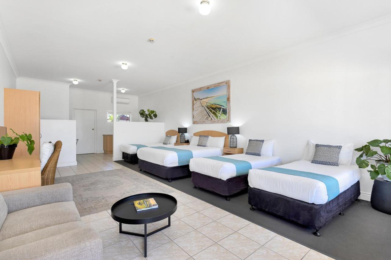 Coast Motel And Apartments Port Noarlunga Bagian luar foto