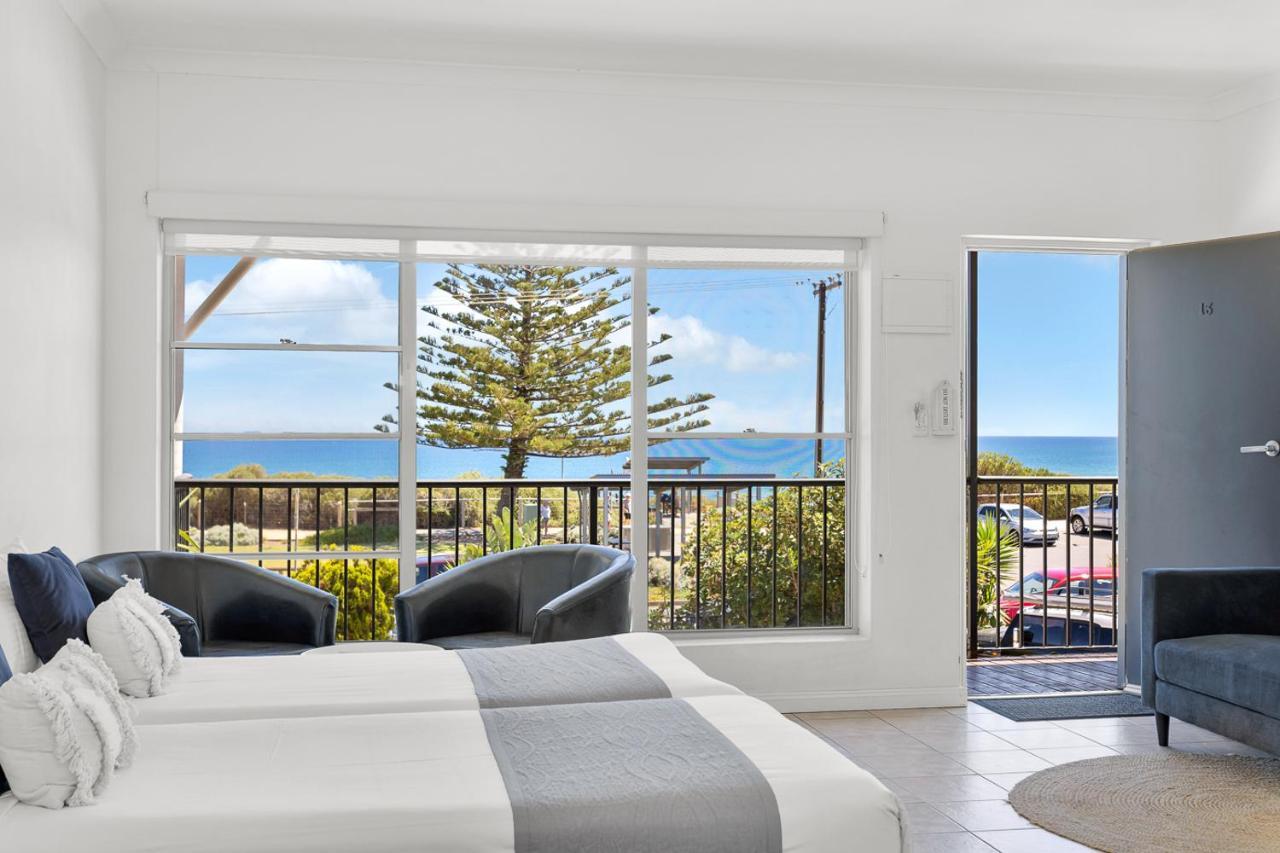 Coast Motel And Apartments Port Noarlunga Bagian luar foto