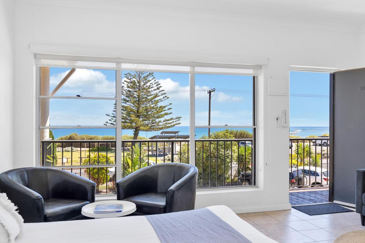 Coast Motel And Apartments Port Noarlunga Bagian luar foto