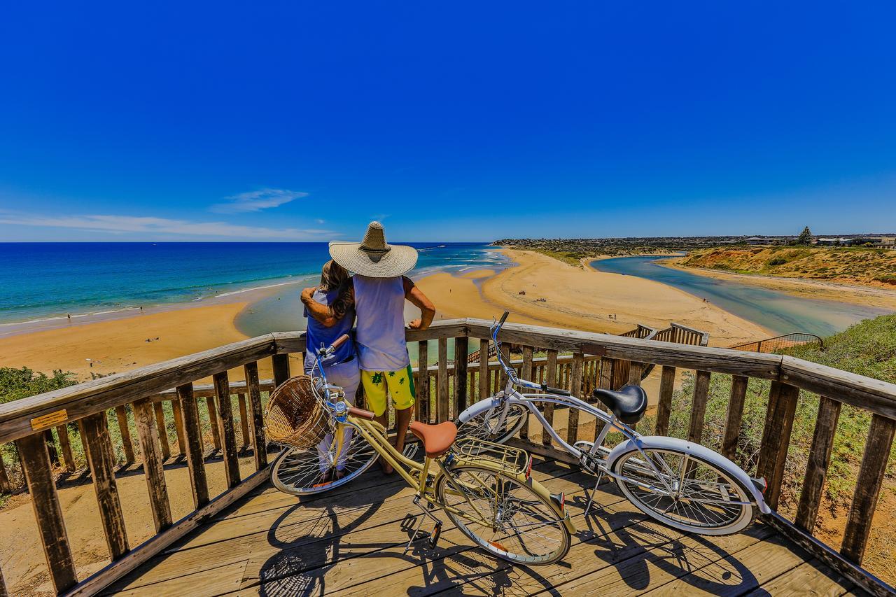 Coast Motel And Apartments Port Noarlunga Bagian luar foto