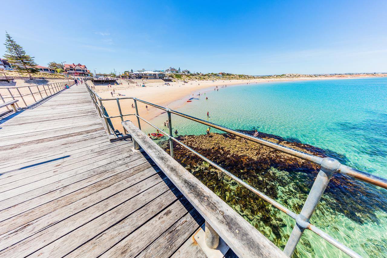 Coast Motel And Apartments Port Noarlunga Bagian luar foto